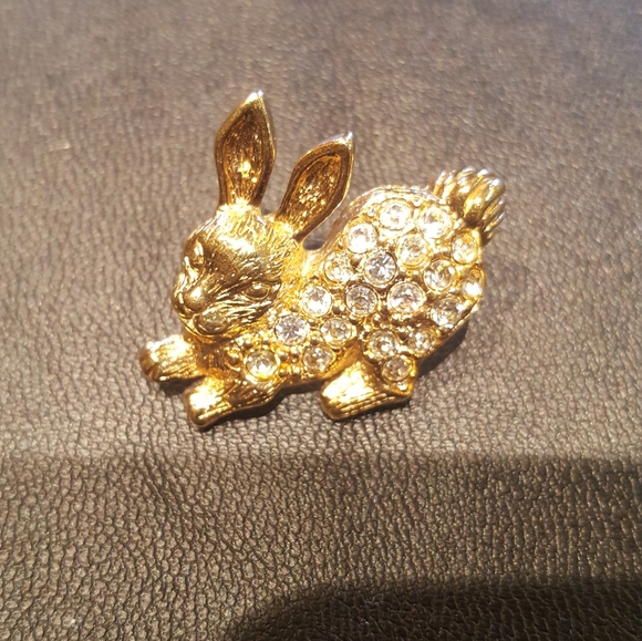 Avon Bunny Rabbit Pin - Picture 4 of 7